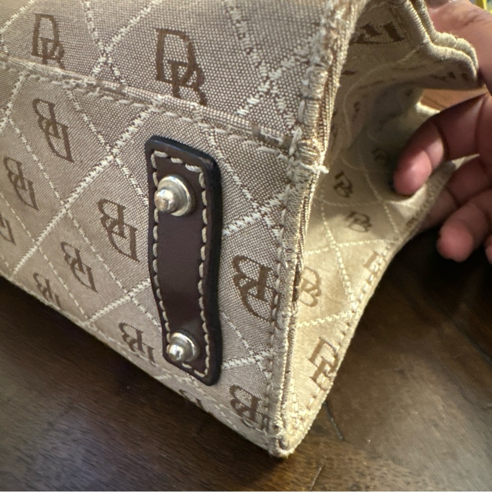 Dooney & Bourke East West Tote Signature Quilt Tan & Brown Stitching EUC - Picture 8 of 16
